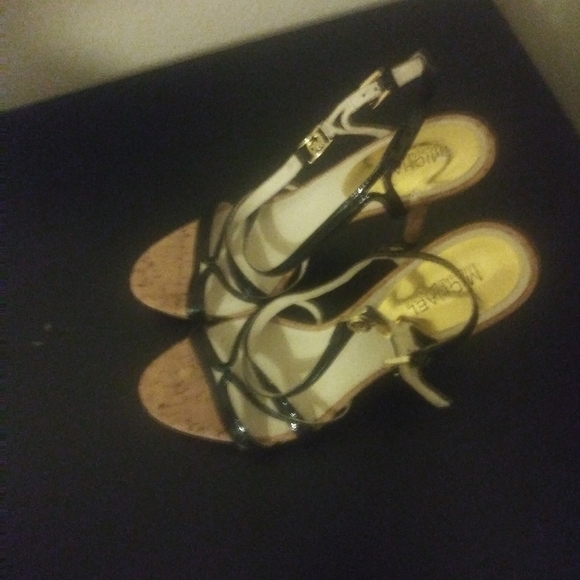 Michael Kors heels - Picture 2 of 3